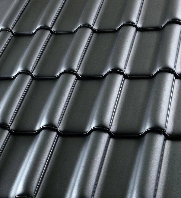 Röben Flandern Plus Hohlfalzziegel in Anthrazit – klassischer Dachziegel mit hoher Sturmsicherheit